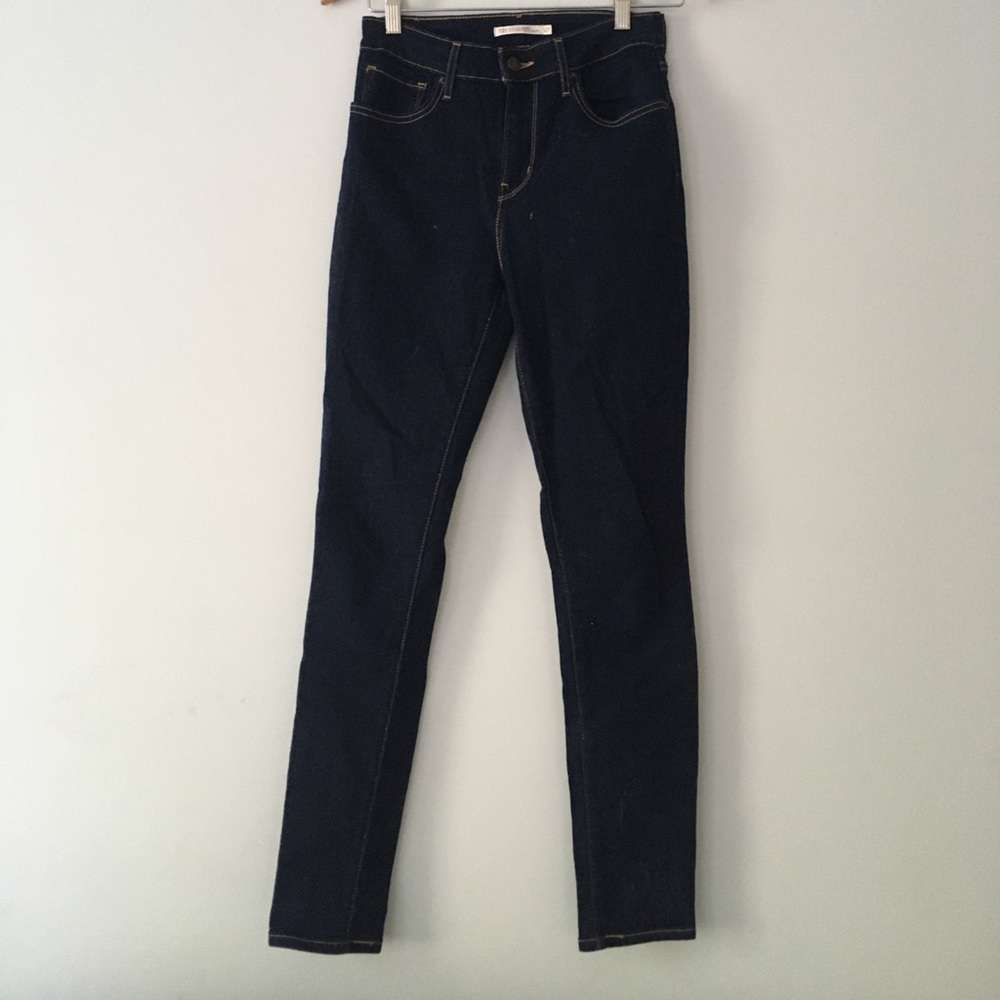 Levi’s 721 High Rise Skinny Jeans in Dark Denim